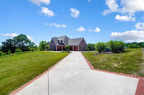 Exterior - 2523 Wildflower Dr, Springfield, OH 45504 photo 5 of 23