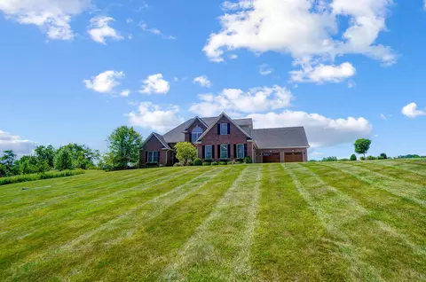 Exterior - 2523 Wildflower Dr, Springfield, OH 45504 photo 4 of 23