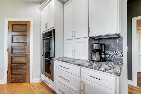 Kitchen - 2523 Wildflower Dr, Springfield, OH 45504 photo 7 of 11