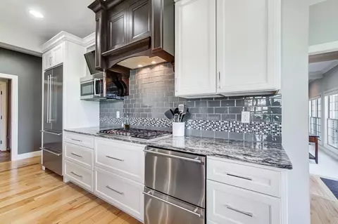 Kitchen - 2523 Wildflower Dr, Springfield, OH 45504 photo 3 of 11