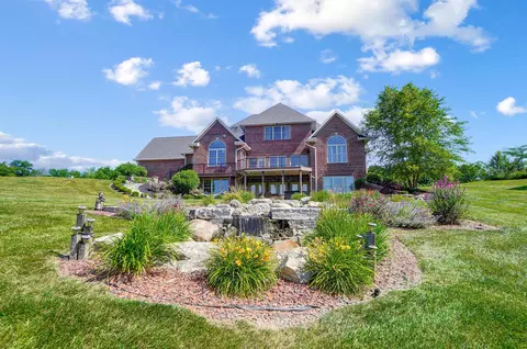 Exterior - 2523 Wildflower Dr, Springfield, OH 45504 photo 10 of 23