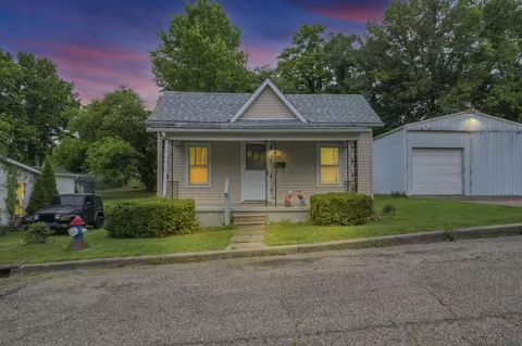 151 S Cedar Ave, Lancaster, OH 43130