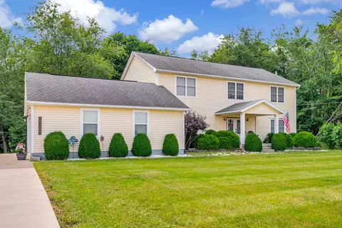 14751 King Rd, Howard, OH 43028