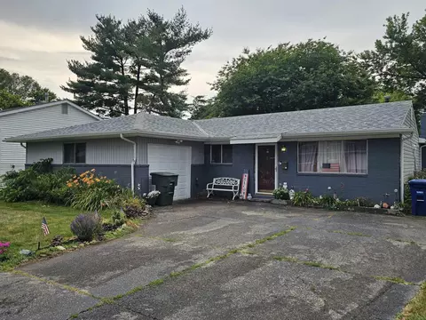 4990 Labelle Dr, Columbus, OH 43232