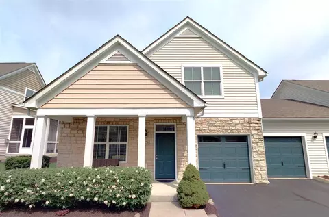 1726 Nature Dr, Grove City, OH 43123