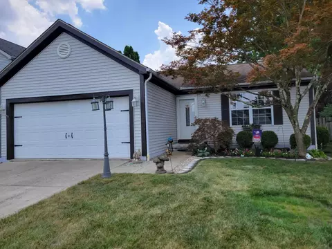 2303 Breeze Hill Dr, Grove City, OH 43123