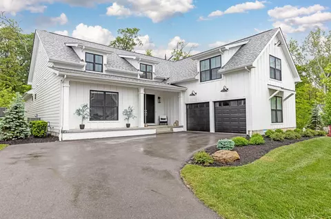 866 Pinnacle Pointe Pl #36, Gahanna, OH 43230