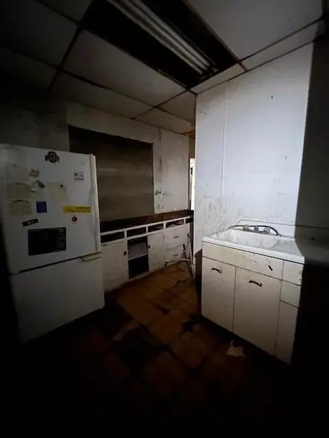 Kitchen - 1432 S Fountain Ave, Springfield, OH 45506 photo 2 of 2