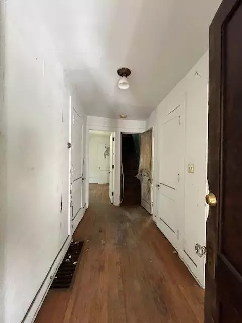 Entry Way - 1432 S Fountain Ave, Springfield, OH 45506 photo 5 of 6