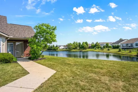 17 Greenhedge Cir, Delaware, OH 43015