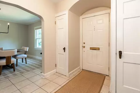 Entry Way - 325 E Longview Ave, Columbus, OH 43202 photo 1 of 4