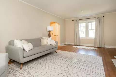 Living - 325 E Longview Ave, Columbus, OH 43202 photo 3 of 5