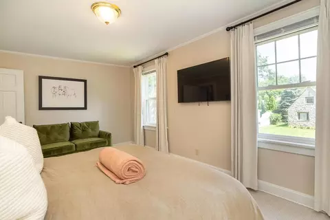 Bedroom - 325 E Longview Ave, Columbus, OH 43202 photo 3 of 7