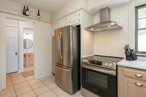 Kitchen - 325 E Longview Ave, Columbus, OH 43202 photo 4 of 4