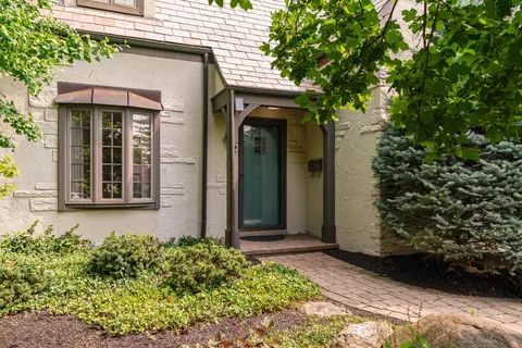 2260 Abington Rd, Upper Arlington, OH 43221