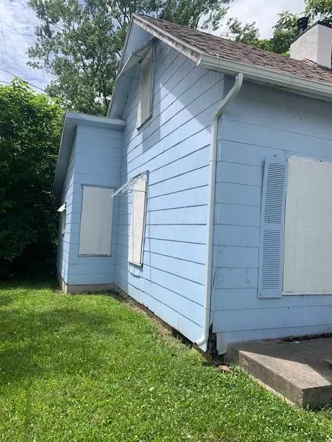 Exterior - 1319 Clay St, Springfield, OH 45505 photo 2 of 6