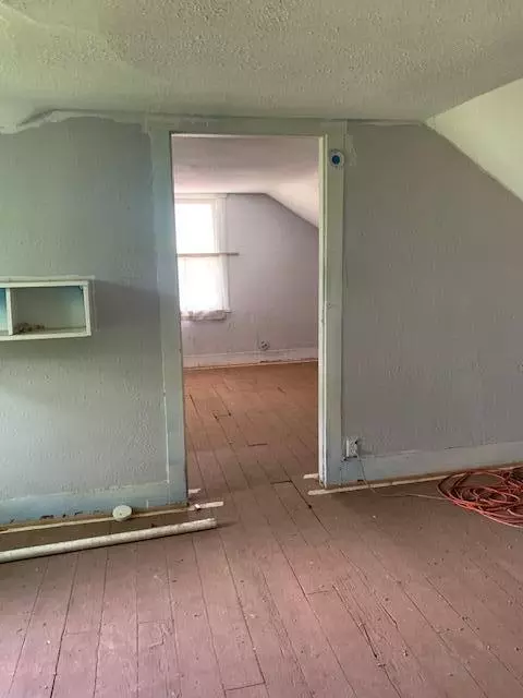 Bedroom - 1319 Clay St, Springfield, OH 45505 photo 2 of 3