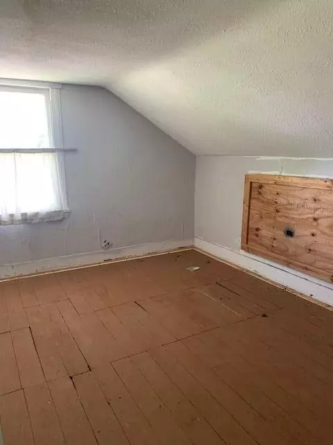 Bedroom - 1319 Clay St, Springfield, OH 45505 photo 3 of 3