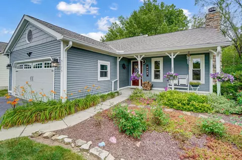 5175 Wolf Run Dr, Columbus, OH 43230