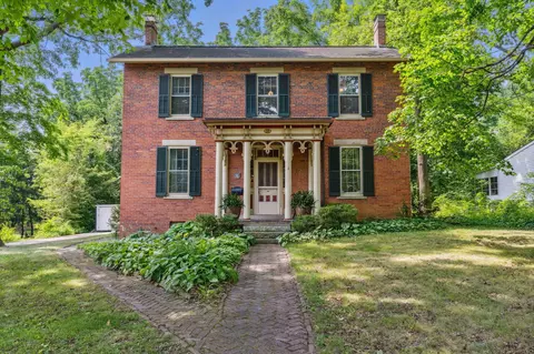 31 W Plum St, Westerville, OH 43081