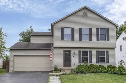 1876 Pine Grove Pl, Lancaster, OH 43130