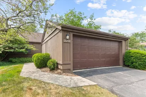 2053 Willowick Dr #B, Columbus, OH 43229