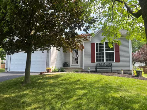1449 Autumn Dr, Lancaster, OH 43130