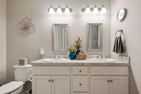 Bath - 414 Stoneshire Loop, Pataskala, OH 43062 photo 1 of 3