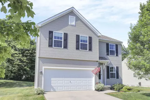 235 Bluff Ridge Dr, Pataskala, OH 43062