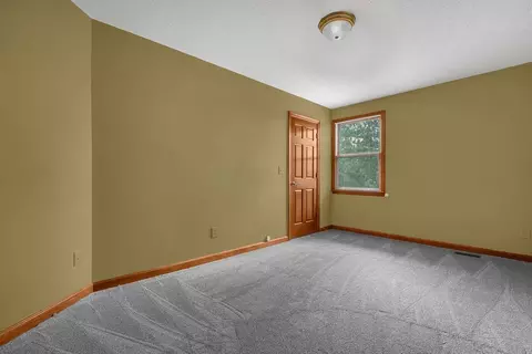 Bedroom - 692 Alpine Cir, Heath, OH 43056 photo 1 of 5