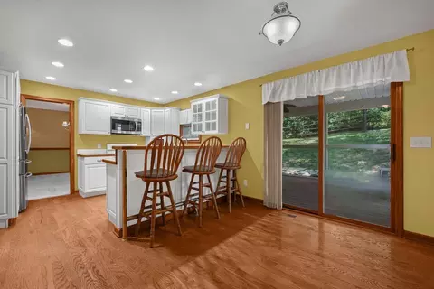 Kitchen - 692 Alpine Cir, Heath, OH 43056 photo 3 of 3