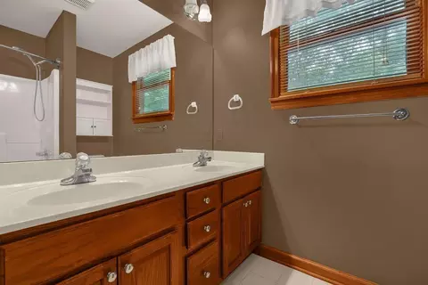 Bath - 692 Alpine Cir, Heath, OH 43056 photo 2 of 6