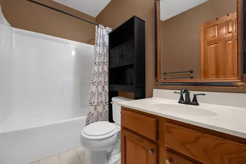 Bath - 692 Alpine Cir, Heath, OH 43056 photo 6 of 6