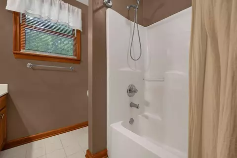 Bath - 692 Alpine Cir, Heath, OH 43056 photo 3 of 6