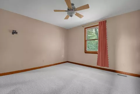 Bedroom - 692 Alpine Cir, Heath, OH 43056 photo 3 of 5