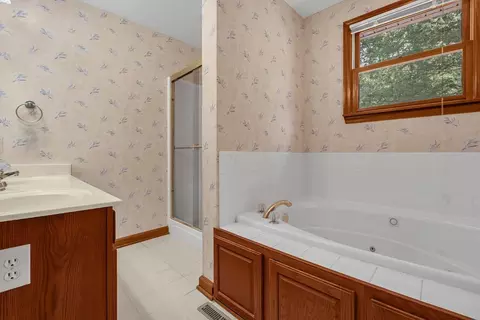 Bath - 692 Alpine Cir, Heath, OH 43056 photo 4 of 6