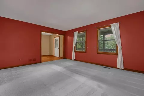 Living - 692 Alpine Cir, Heath, OH 43056 photo 2 of 3