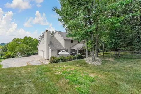 Exterior - 692 Alpine Cir, Heath, OH 43056 photo 2 of 8