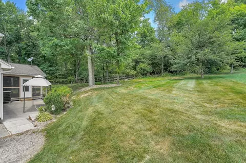 Exterior - 692 Alpine Cir, Heath, OH 43056 photo 6 of 8