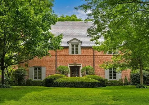 180 Ashbourne Rd, Bexley, OH 43209