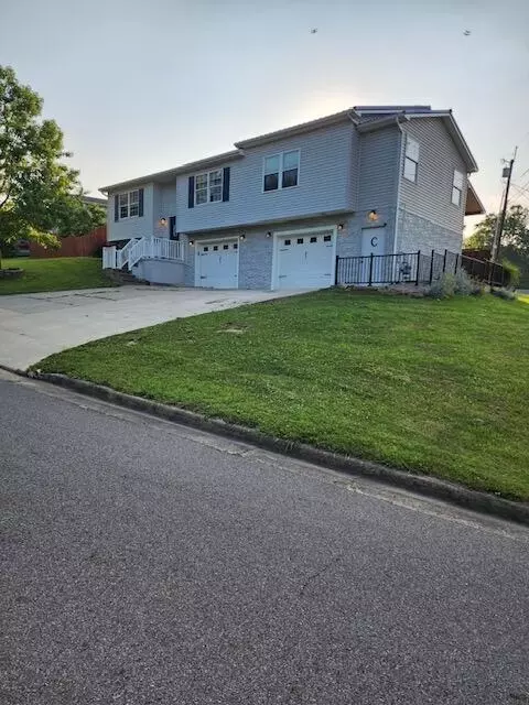 13647 Wesley Dr, Logan, OH 43138