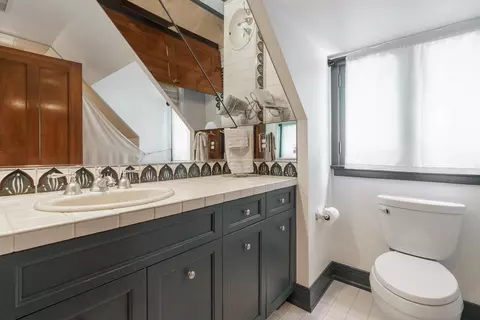 Bath - 2170 E Broad St, Columbus, OH 43209 photo 6 of 7