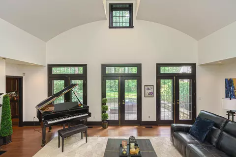Living - 2170 E Broad St, Columbus, OH 43209 photo 10 of 13