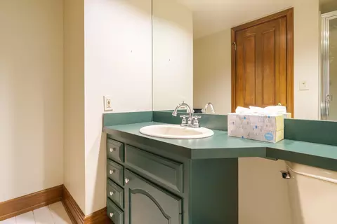 Bath - 2170 E Broad St, Columbus, OH 43209 photo 7 of 7