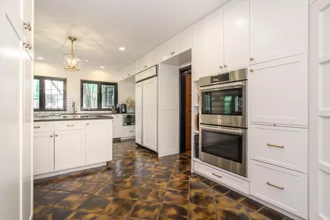 Kitchen - 2170 E Broad St, Columbus, OH 43209 photo 5 of 5
