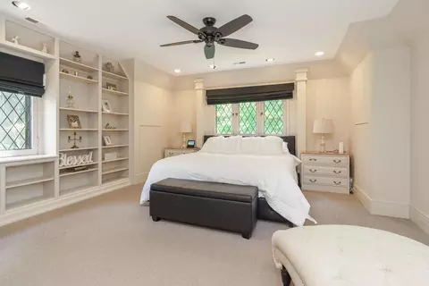Bedroom - 2170 E Broad St, Columbus, OH 43209 photo 1 of 6