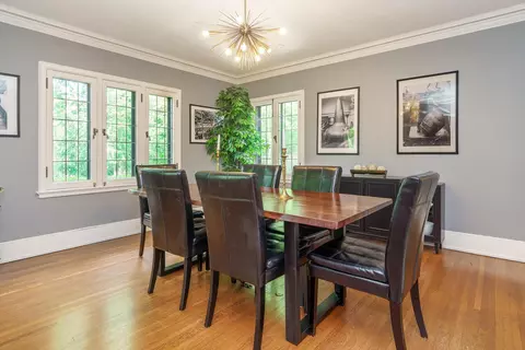Dining - 2170 E Broad St, Columbus, OH 43209 photo 2 of 2