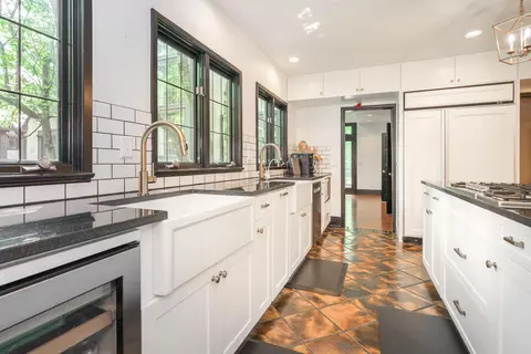 Kitchen - 2170 E Broad St, Columbus, OH 43209 photo 4 of 5