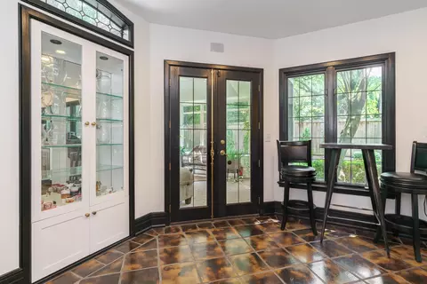 Entry Way - 2170 E Broad St, Columbus, OH 43209 photo 6 of 9