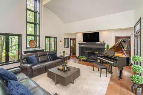 Living - 2170 E Broad St, Columbus, OH 43209 photo 5 of 13